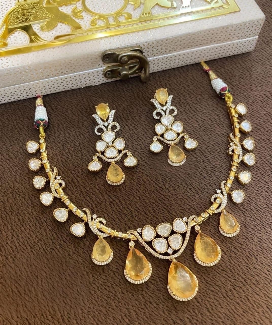 Royal Emerald Green & Polki Choker Necklace – Bridal Kundan Statement Jewelry - Libasaa.com