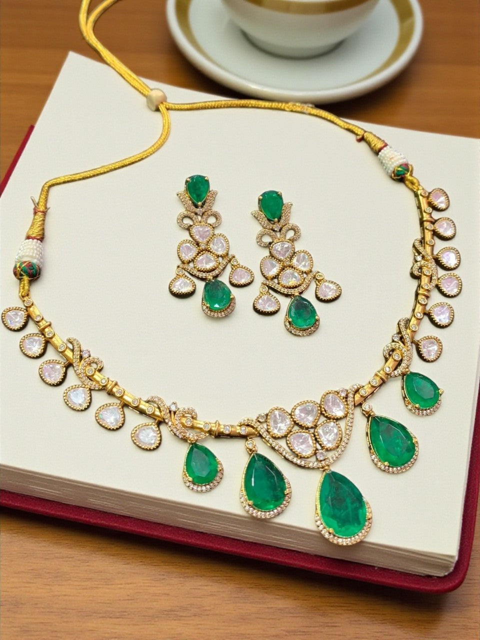 Royal Emerald Green & Polki Choker Necklace β Bridal Kundan Statement Jewelry - Libasaa.com