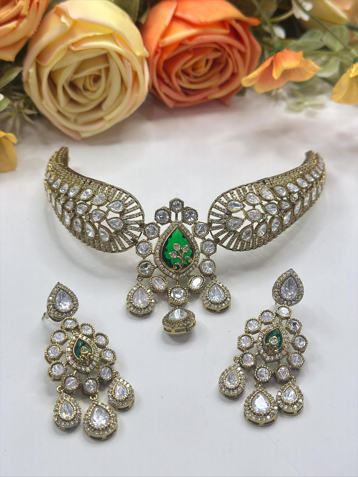 Royal Kundan Choker Necklace & Earrings Set β Bridal Wedding Jewelry - Libasaa.com