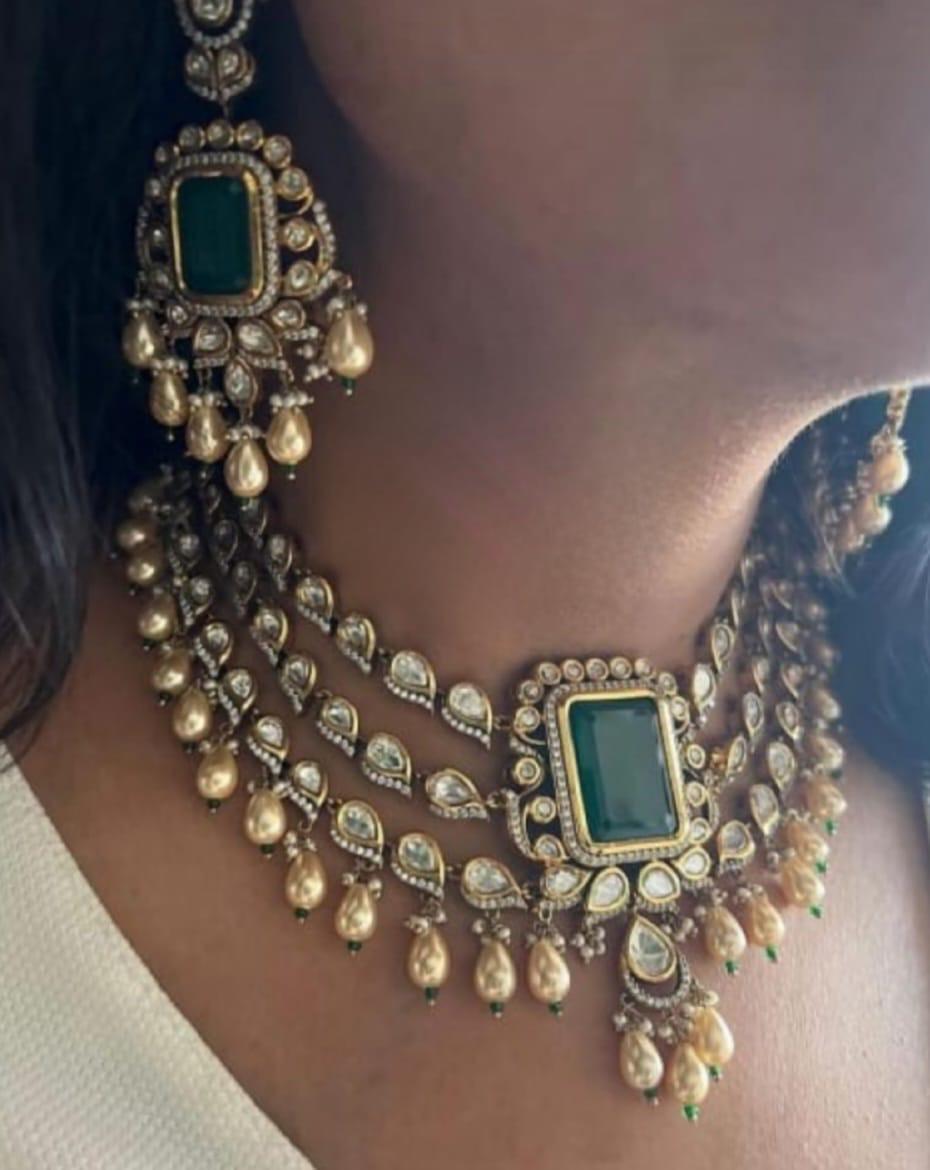 Premium Royal Emerald Kundan Choker Necklace Set with Pearls - Libasaa.com