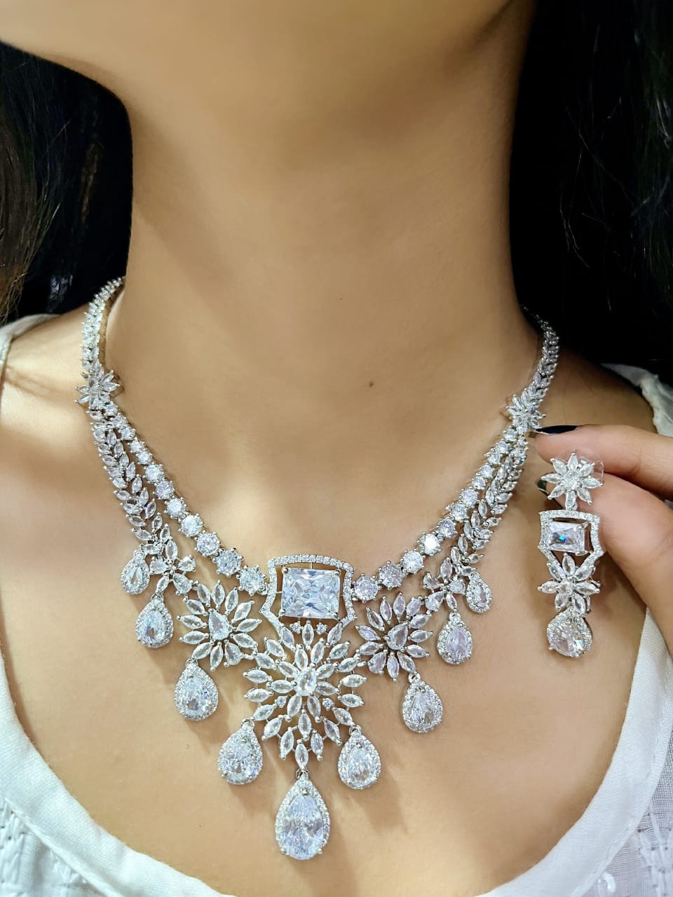 Exquisite Ruby and Diamond Necklace with Matching Earring Set - Libasaa.com