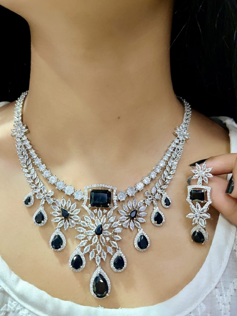 Exquisite Ruby and Diamond Necklace with Matching Earring Set - Libasaa.com