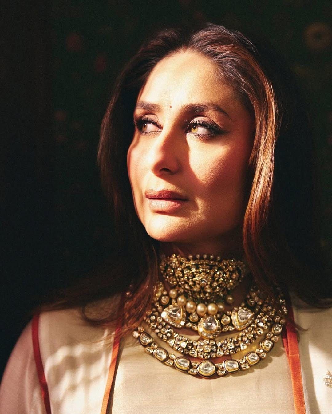Kareena Kapoor Dazzles in Heritage Kundan Choker Set with Earrings - Libasaa.com