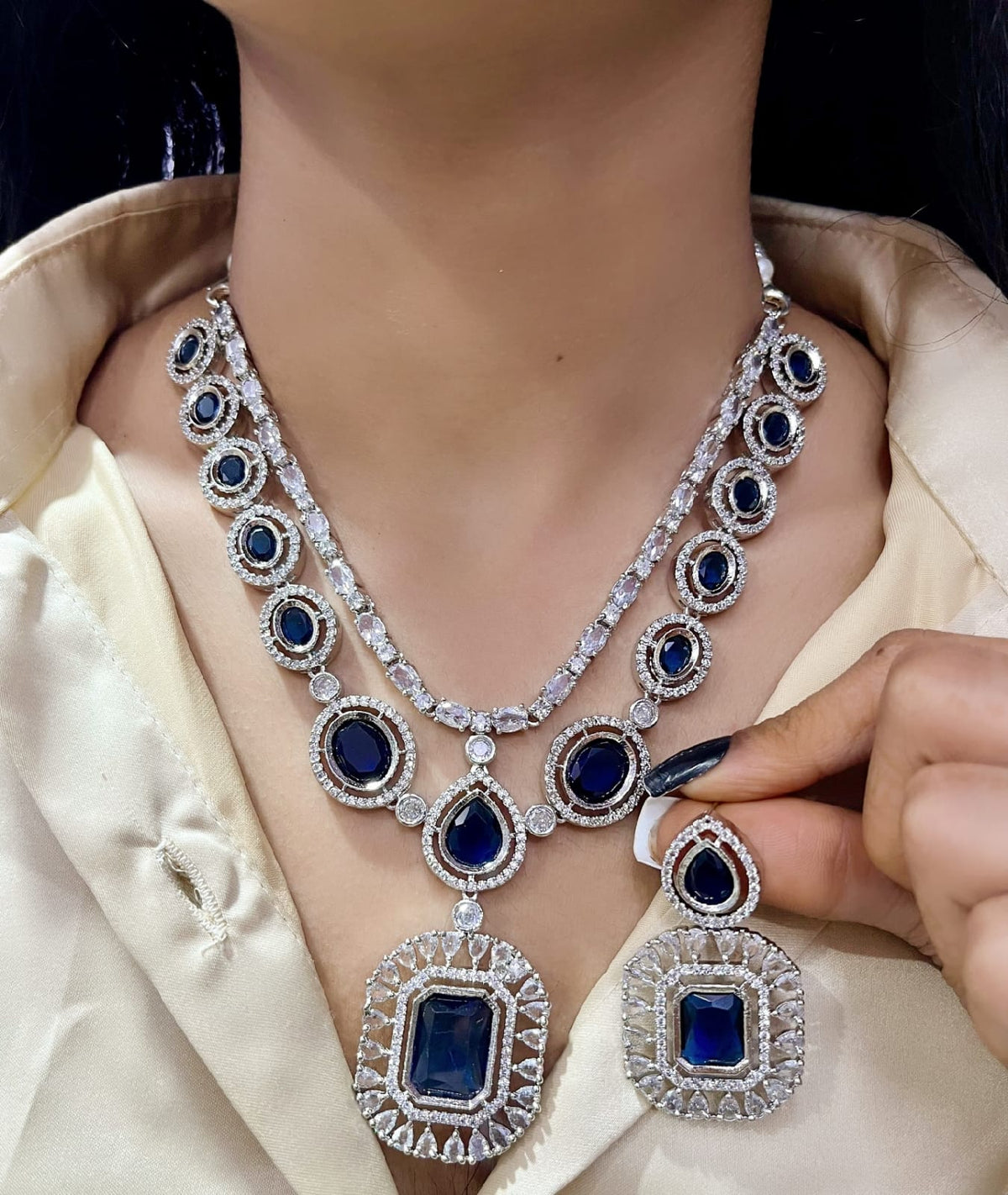 Elegant Dual-Tone Emerald & Pink Stone Necklace Set β Dazzling Diamond Finish - Libasaa.com