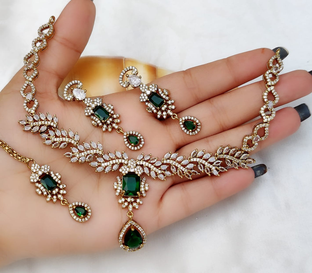 Elegant Black Stone Necklace Set with Earrings & Maang Tikka | Gold-Plated Bridal & Party Wear Jewelry - Libasaa.com