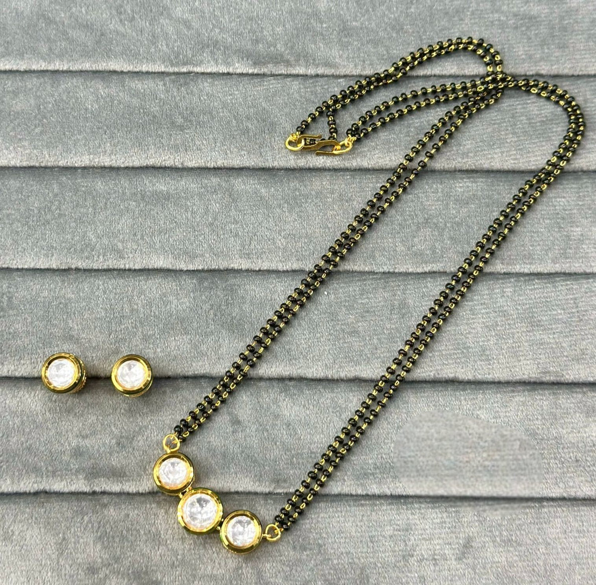 Royal Kundan Mangalsutra Set with Round Stud Earrings โ Traditional Bridal Jewelry - Libasaa.com