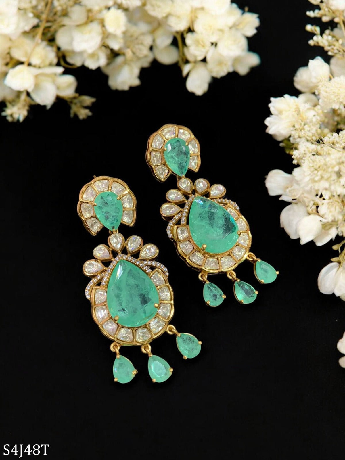 Elegant Emerald Green Kundan Drop Earrings β Gold Plated Wedding & Party Jewelry - Libasaa.com