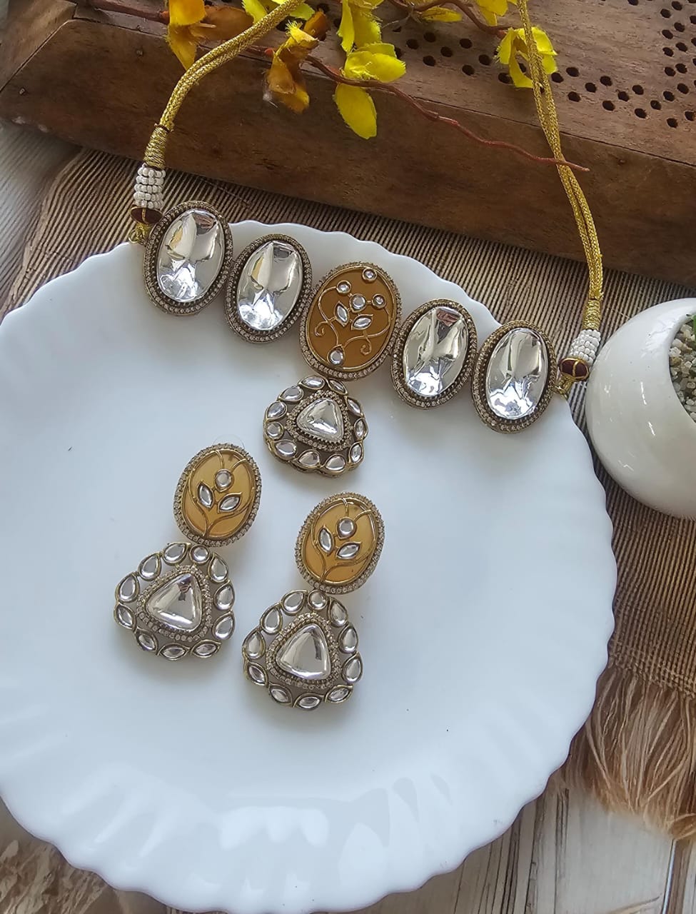 Celebrities Inspired Kundan Choker Earrings Traditional Jewelry Set - Libasaa.com