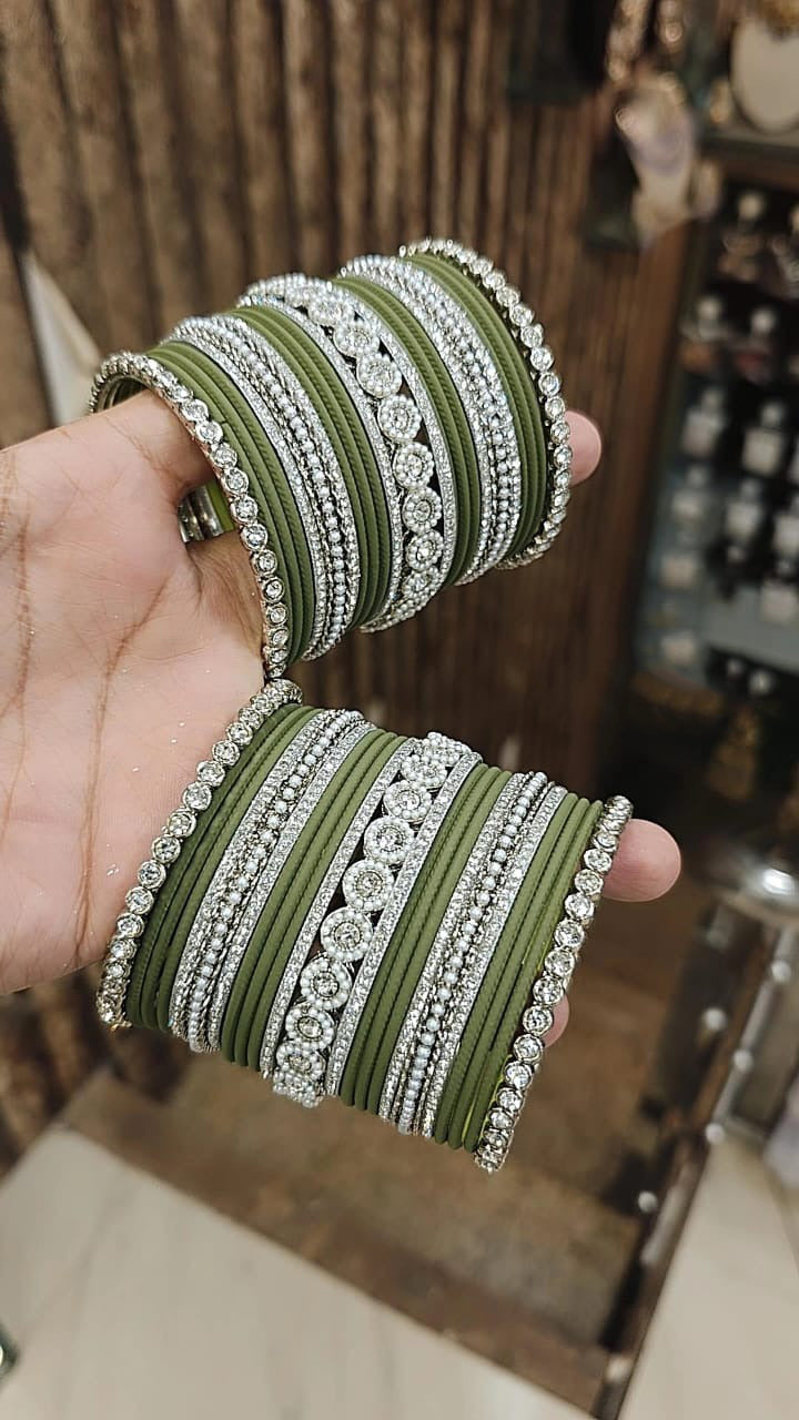 Silver Tone Jaipuri Kundan Bridal Bangle Chura Set For Wedding - Libasaa.com