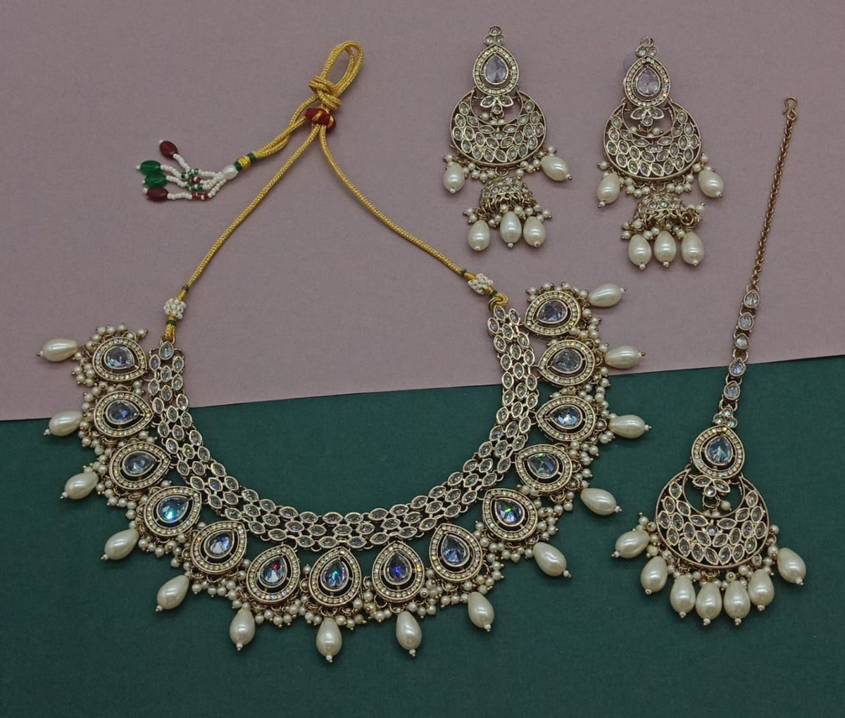 kundan pearl necklace earrings tikka, kundan necklace set, kundan jewelry set, uncut kundan choker, pachi kundan set punjabi jewelry - Libasaa.com