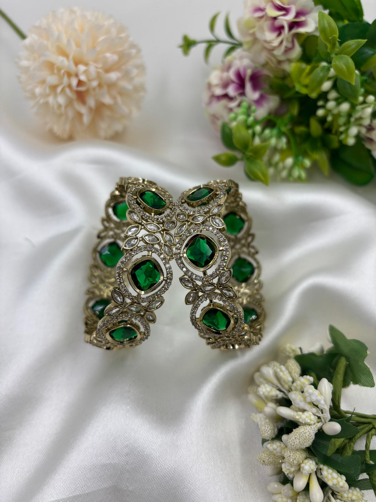 Premium Victorian Bangles Kada β Traditional American Diamond Jewelry - Libasaa.com