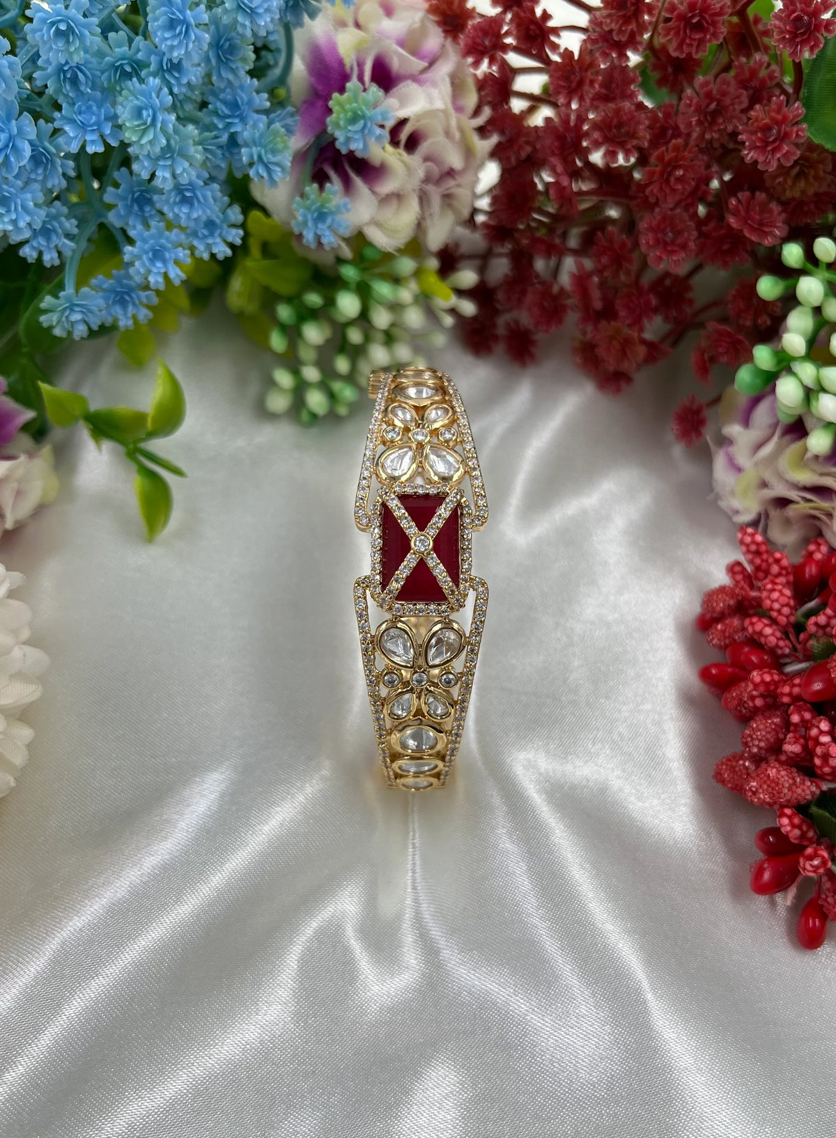 Gleamora Moissanite Kundan Bracelet (Openable) – Royal Radiance Redefined - Libasaa.com