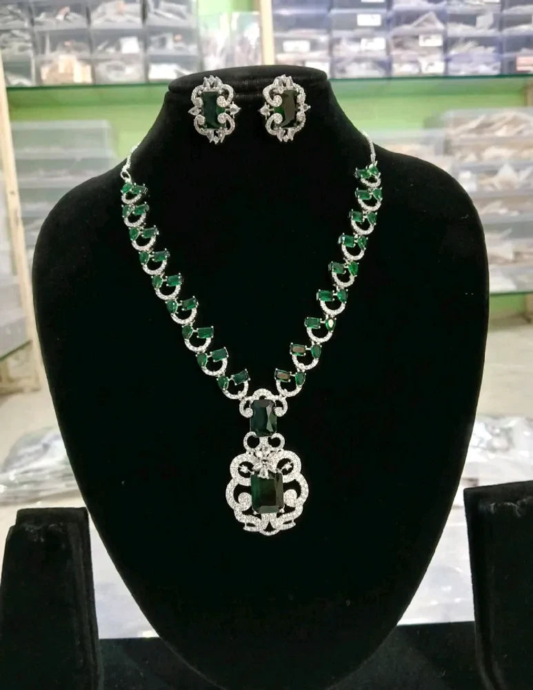 Bollywood Royal Emerald Green Queen Necklace Set - Libasaa.com
