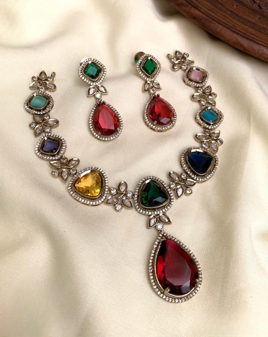 Multicolor Teardrop Gemstone & Gold-Toned Necklace Set