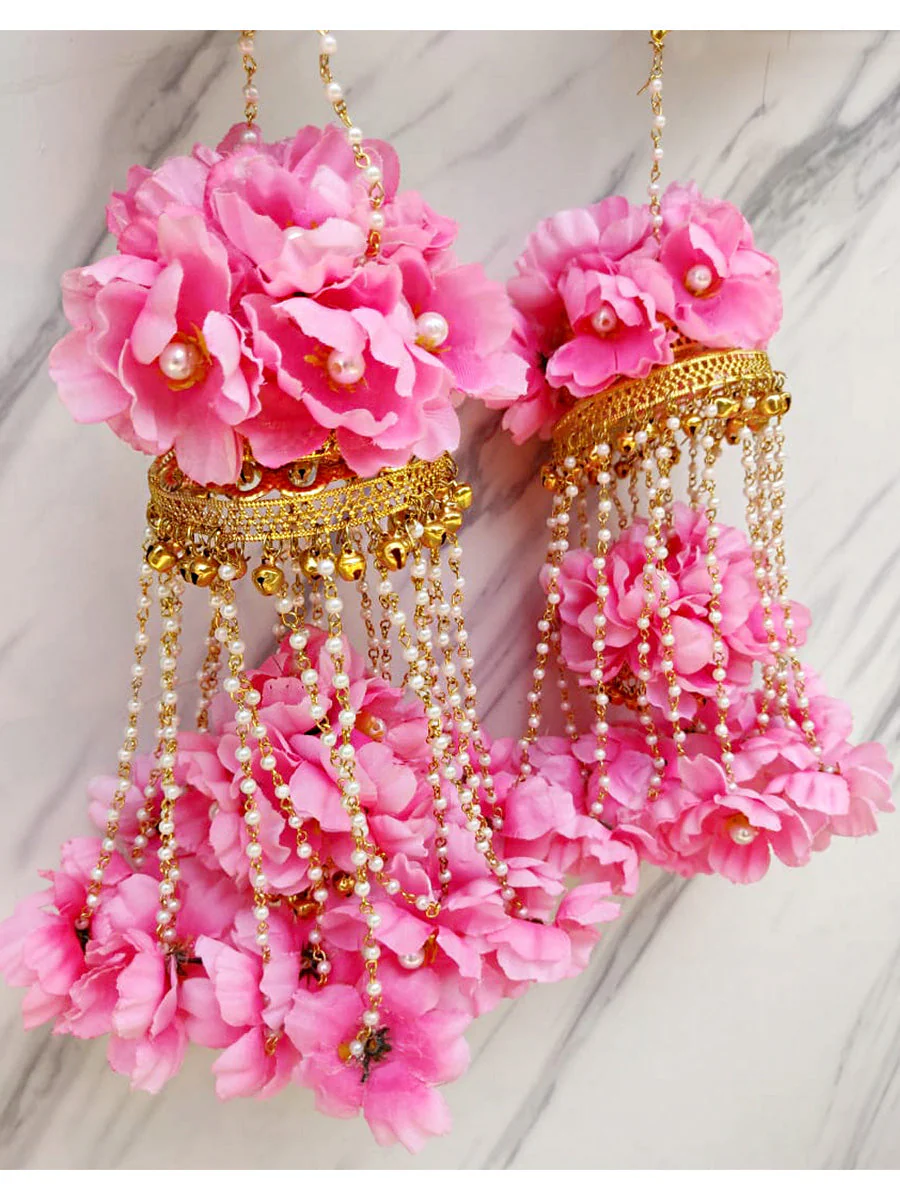 Pakistani Floral Haathphool Set, Pakistani Floral Designed Kaleere Set, Indian Bridal Kaleere Set, Bollywood Kaleere Jewelry Set, Celebrity Floral Haathphool Set - Libasaa.com