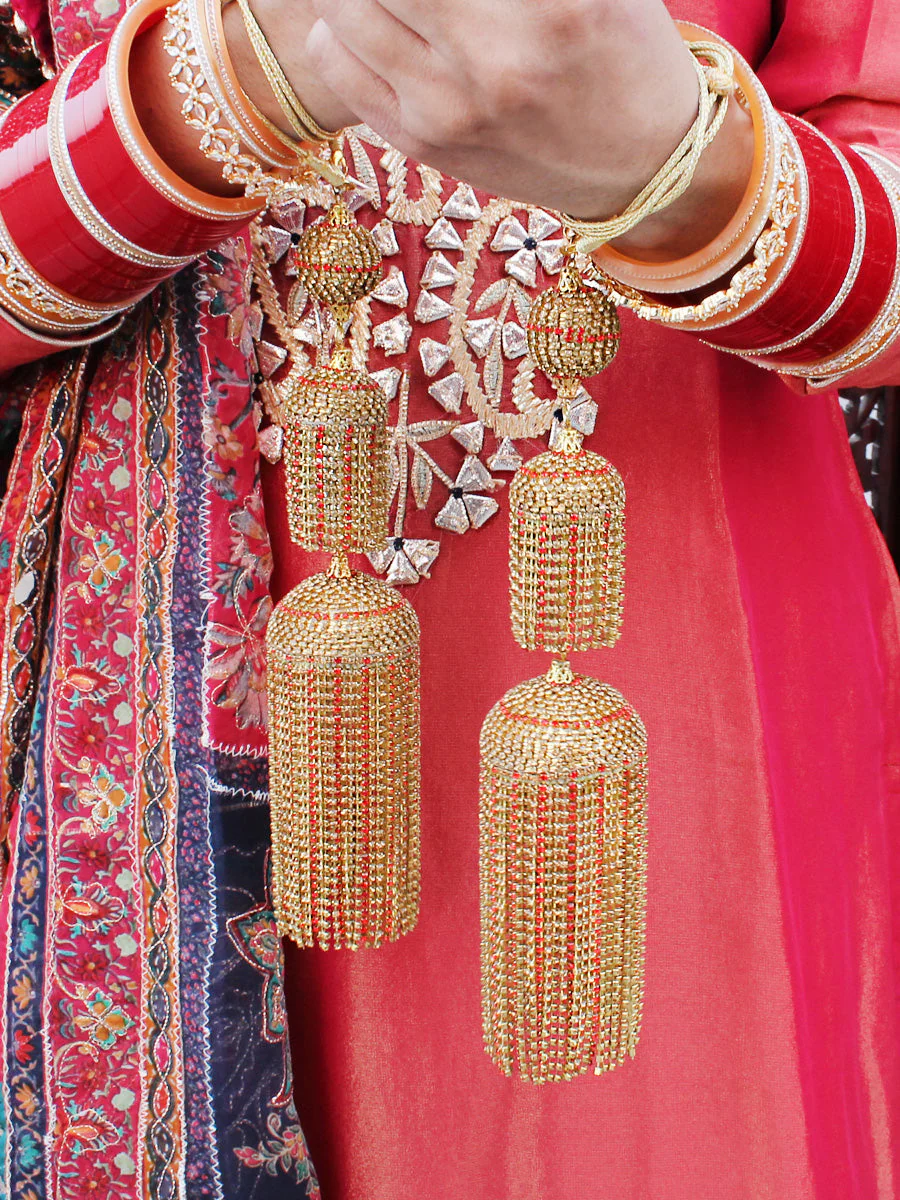 Dazzling Hanging Tassels Golden Kalire Jewelry Set, Indian Bridal Golden Kalire Set, Bollywood Golden Tassel Kalire, Pakistani Haathphool Set - Libasaa.com