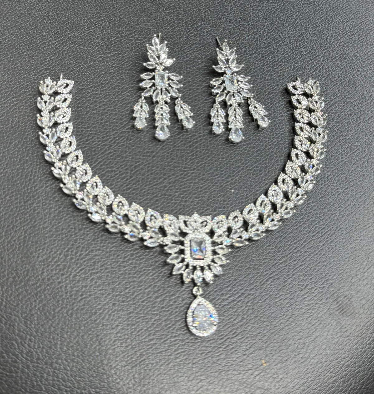 Sparkling Indian Pearl Necklace Earrings Set, Bridal Kundan Necklace Set, Bollywood AD Jewelry Set, Wedding Indian Kundan Choker Set, Pakistani Pearl Jewelry Set - Libasaa.com