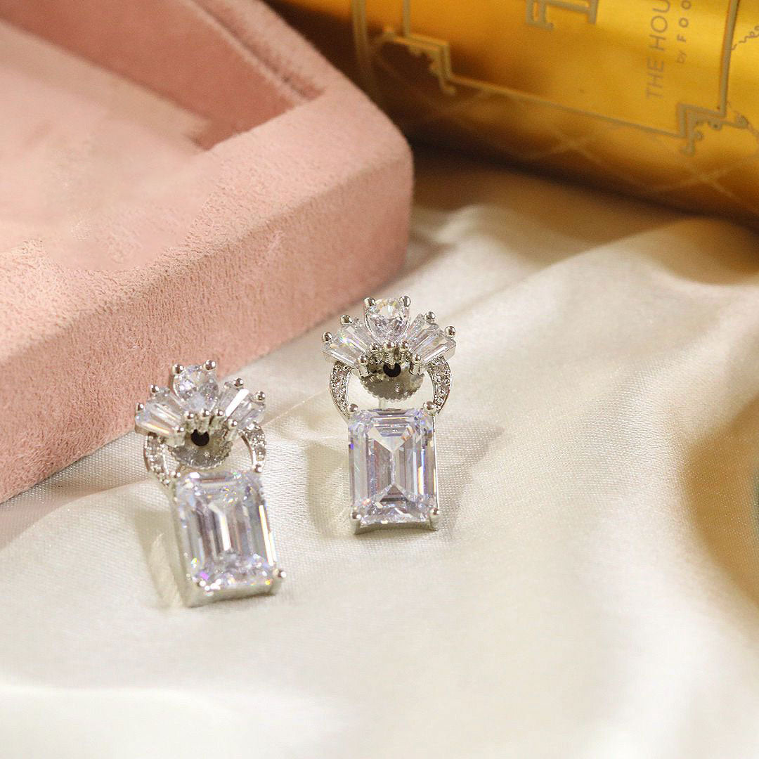 Indian Crystal Kundan Earrings for Elegant and Ethnic Wedding Look - Libasaa.com