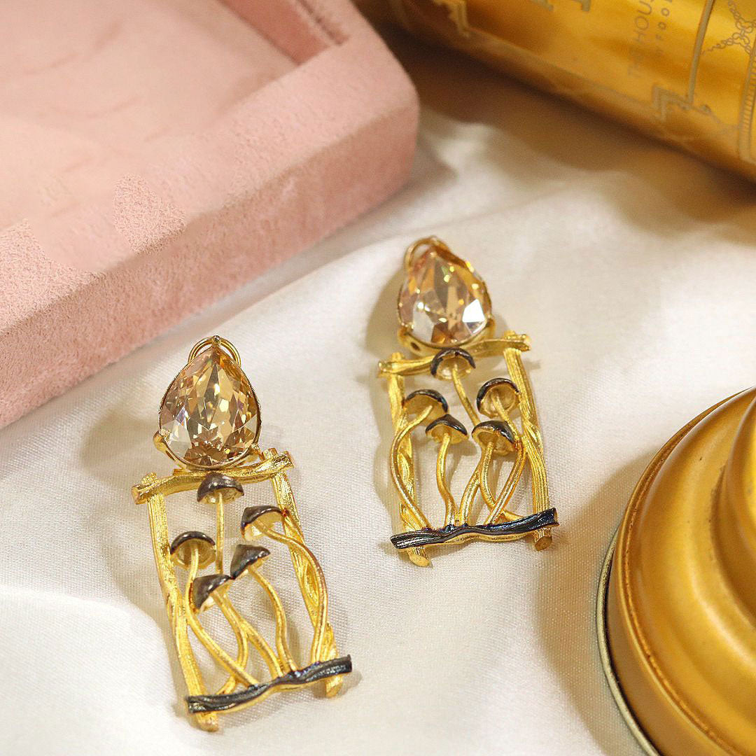 Premium Handcrafted EarringsExquisite Bridal Jewelry Featuring Intricate Design for Weddings and Special Occasions - Libasaa.com