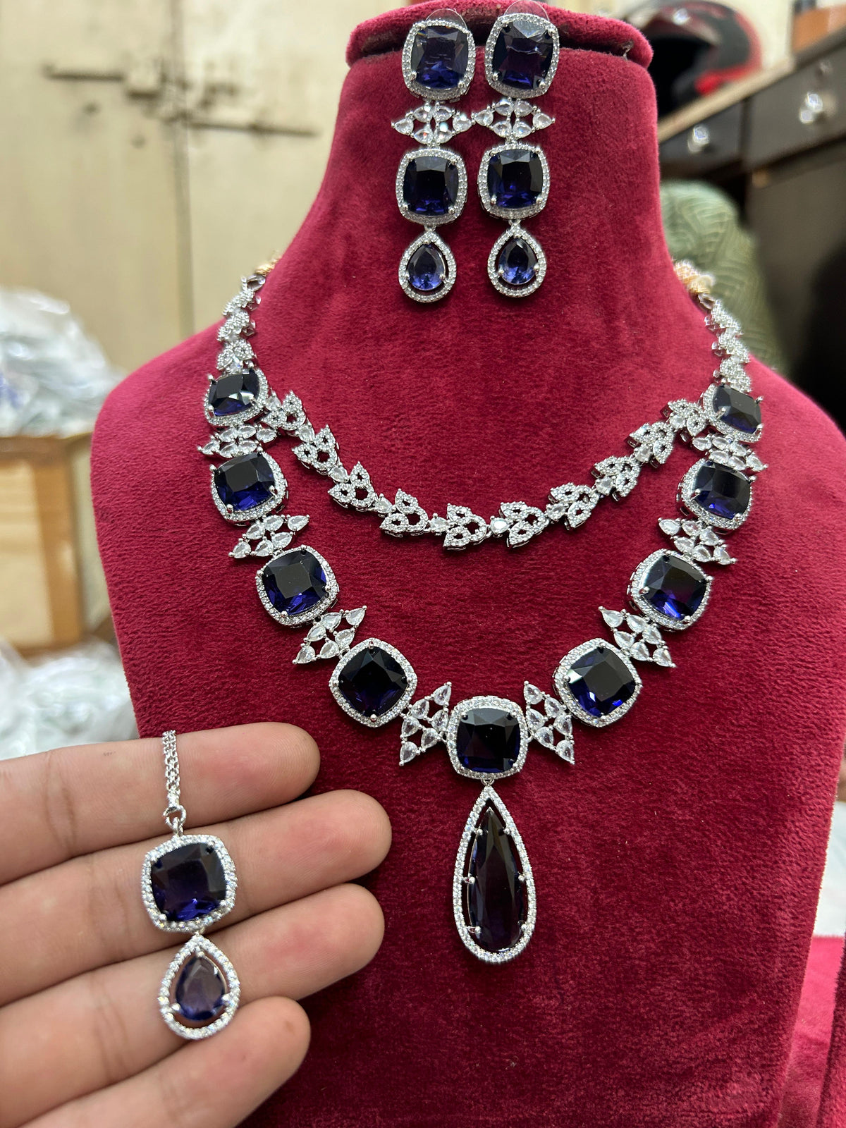 Special Occasion Necklace Earrings Set With Maangtika Make Every Moment Special with Unique Jewelry - Libasaa.com