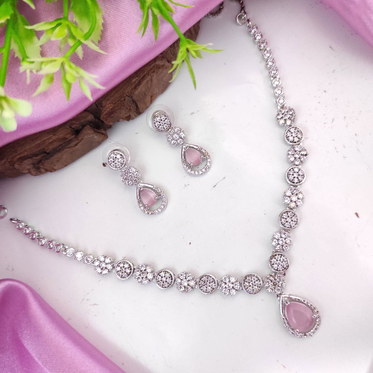 Kundan Necklace Earrings Sets Luxury and Tradition Together for Stunning Jewelry for women - Libasaa.com