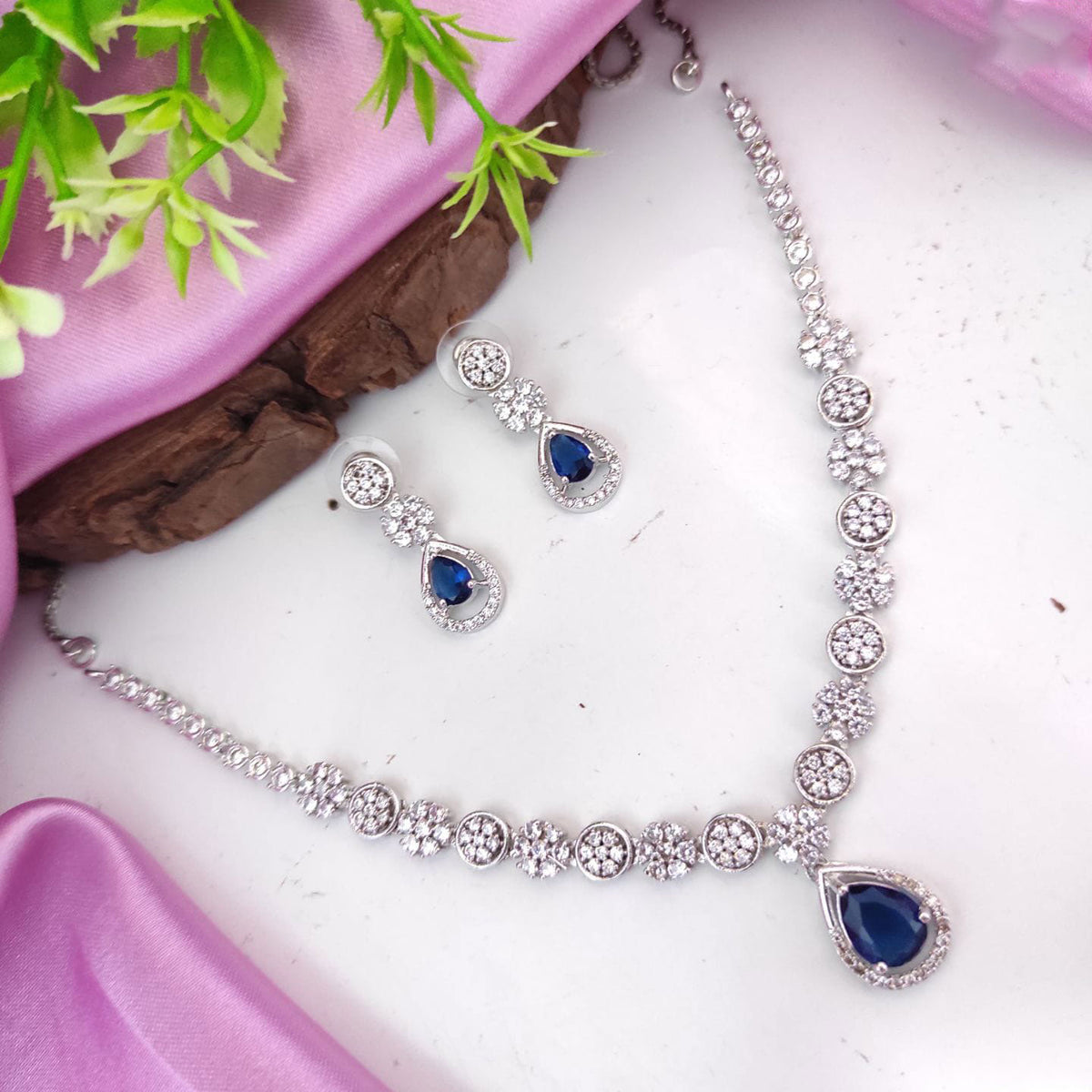 Kundan Necklace Earrings Sets Luxury and Tradition Together for Stunning Jewelry for women - Libasaa.com