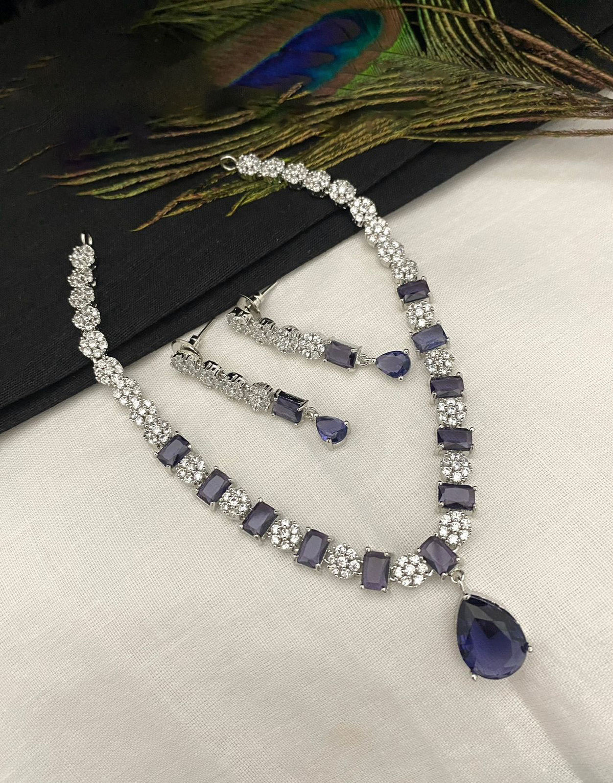 Luxury Pakistani Necklace Earrings Set Elegant and Exclusive for High Class Occasions for Girls - Libasaa.com