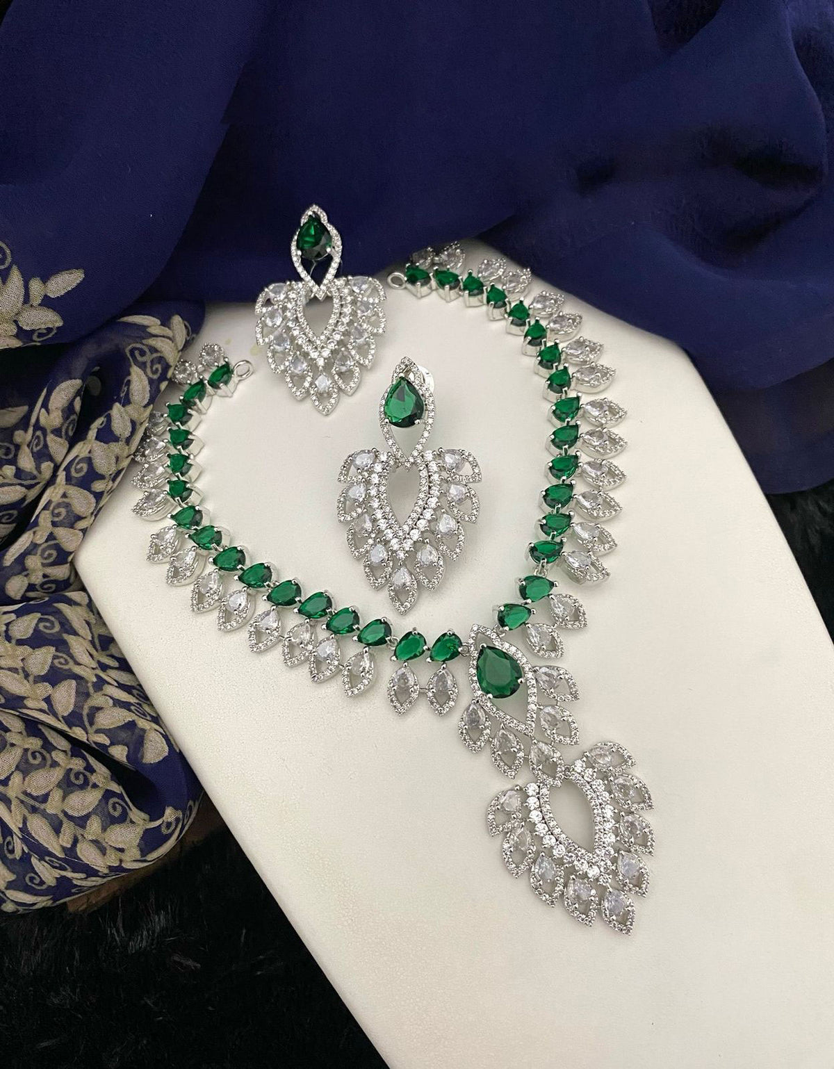 Teardrop Leafy Shapes And Pear Stone Necklace Earrings for Luxurious Appearance in Weddings and Special Occations - Libasaa.com