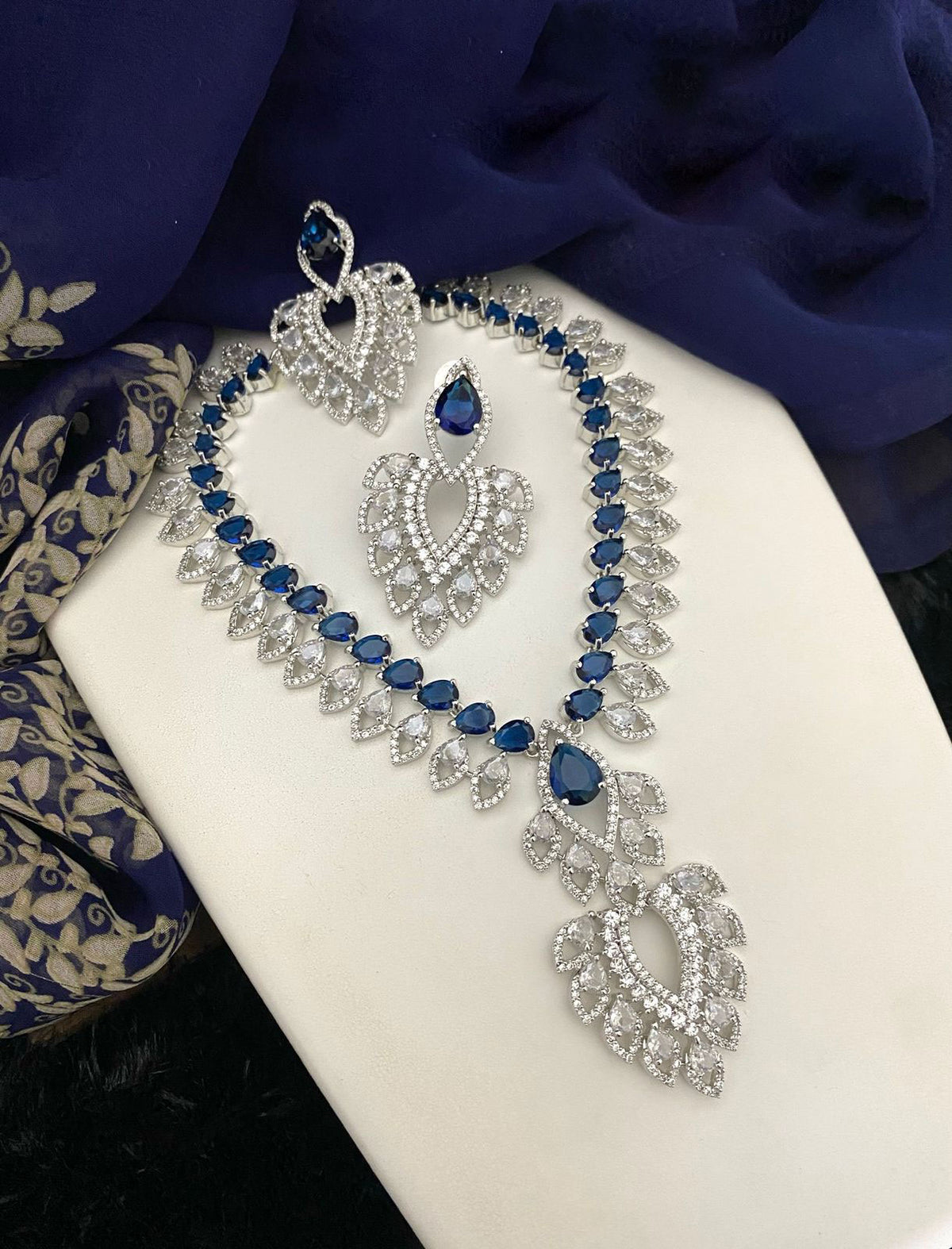 Teardrop Leafy Shapes And Pear Stone Necklace Earrings for Luxurious Appearance in Weddings and Special Occations - Libasaa.com