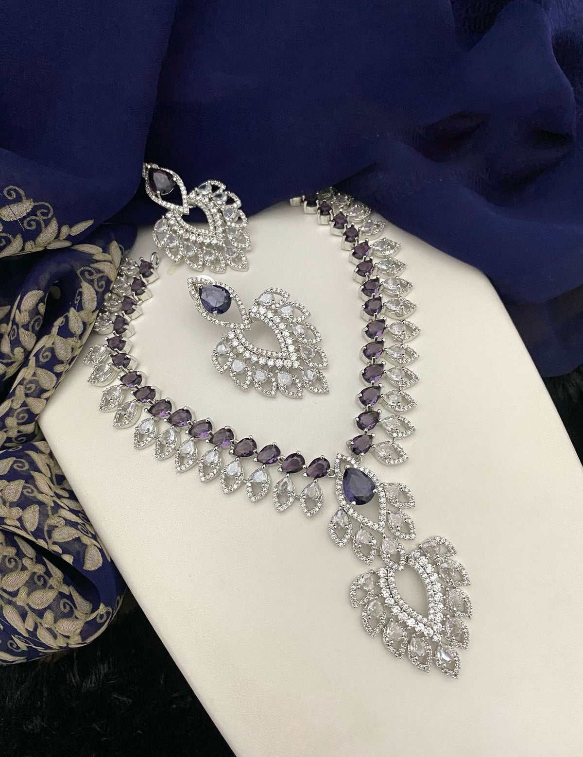 Teardrop Leafy Shapes And Pear Stone Necklace Earrings for Luxurious Appearance in Weddings and Special Occations - Libasaa.com