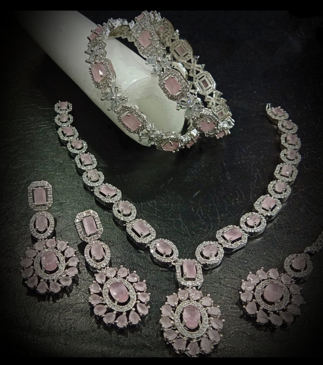 Geometric Rectangular Pattern Necklace Set With Bangles Earrings And Maang Tikka Floral, Rounded shape Gives Elegant Timeless Appeal - Libasaa.com