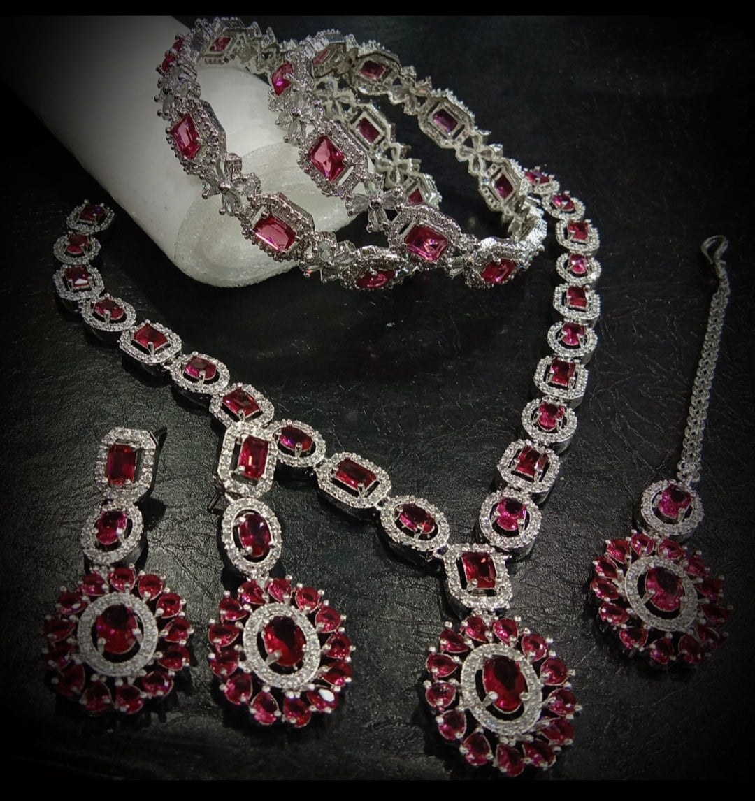 Geometric Rectangular Pattern Necklace Set With Bangles Earrings And Maang Tikka Floral, Rounded shape Gives Elegant Timeless Appeal - Libasaa.com