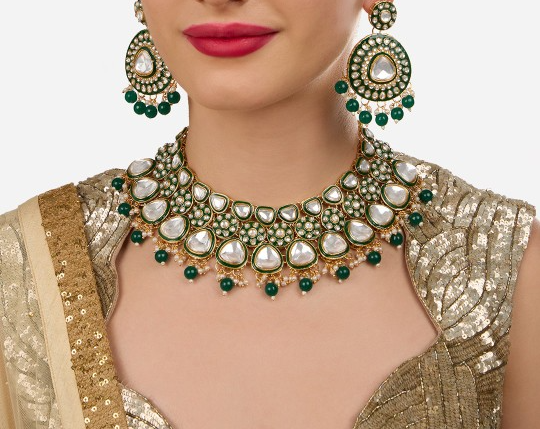 Pakistani Pearl Kundan Choker Chandbali Maantika Set, Choker Kundan Earrings Set, Earring choker Set, indian Mangtika set, Bridal Necklace Earring mangtika set, Bollywood Jewelry - Libasaa.com