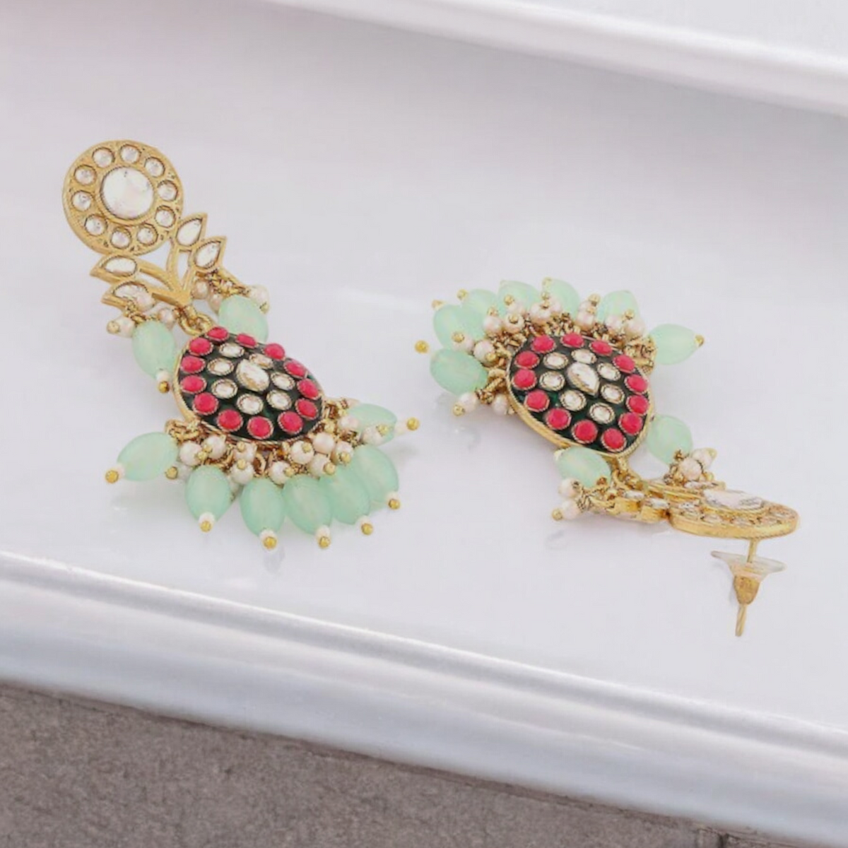 Handcrafted Wedding Pearl Choker Kundan Earring Maangtika Set, choker earring mangtika set, Bridal Jewellery Set, Bollywood choker earring set - Libasaa.com