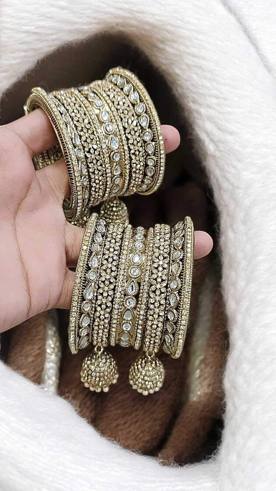 Traditional Kundan & Stone Bangles β Bridal & Party Wear Jewelry - Libasaa.com