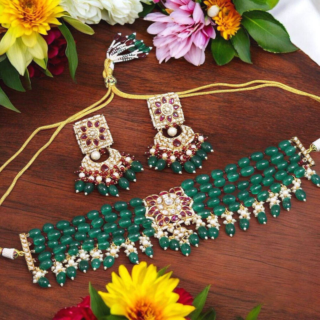 Celebrity Inspired Choker Bridal Necklace Set, Sonakshi Sinha Necklace, Green Indian Bridal Kundan Pearl Beaded Necklace Set, Indian Jewelry - Libasaa.com