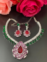 Malaika Arora Inspired Floral Polki Necklace Set, Indian Celebrity Polki Necklace Set, Malaika Arora Jewelry Set, Bollywood Polki Jewelry Set, Pakistani Polki Jewelry - Libasaa.com