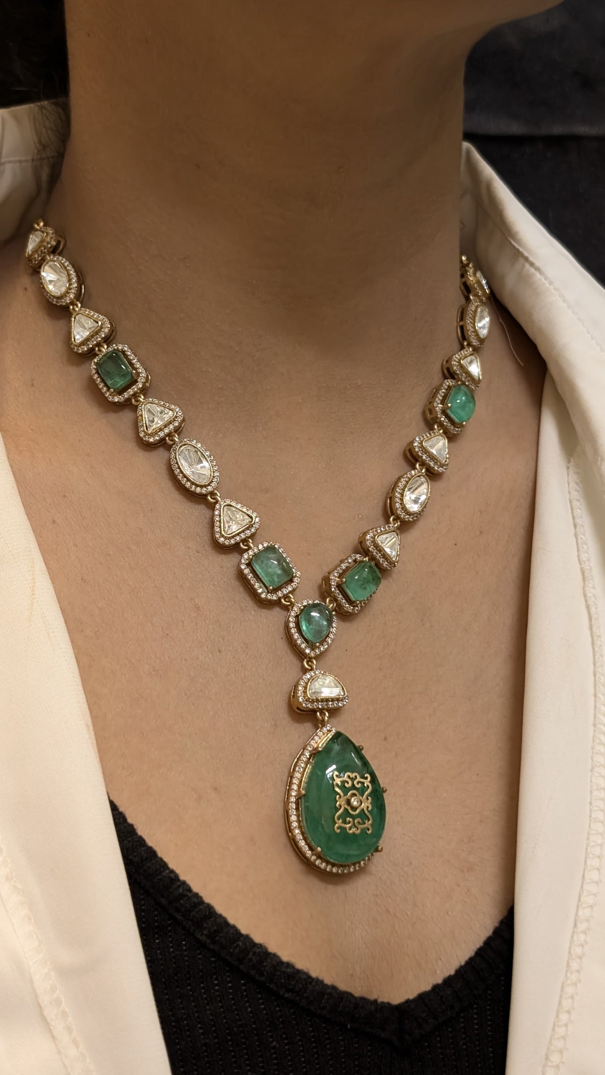 Glamorous Celebrity Statement Polki Necklace Matching Earrings, Celebrities Inspired Polki Necklace Set, Bollywood Designed Polki Jewelry Set - Libasaa.com