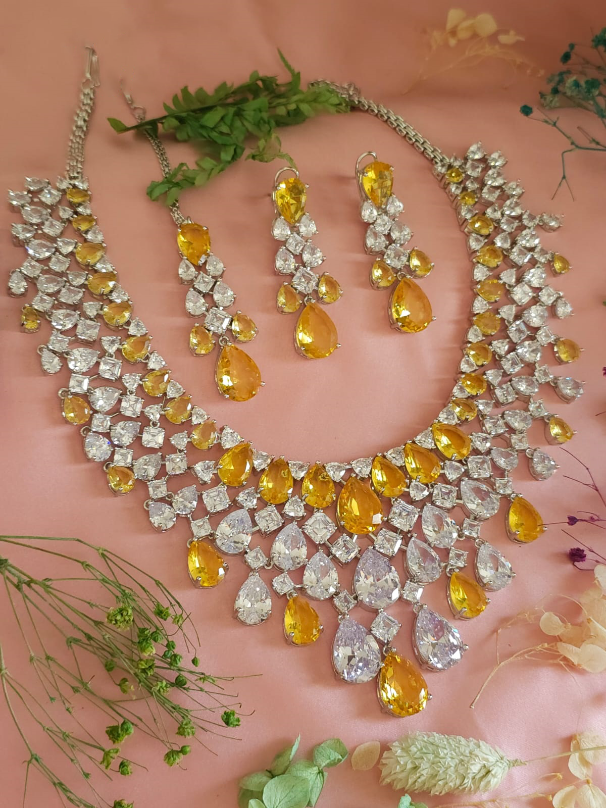 Nita Ambani Inspired Polki Necklace Earrings Maangtika Set, Celebrity Wedding Jewelry, Nitam Ambani Weared Necklace Set, Nita Ambani Polki Jewelry Set, Indian Polki Necklace Set, Bollywood Jewelry Set - Libasaa.com