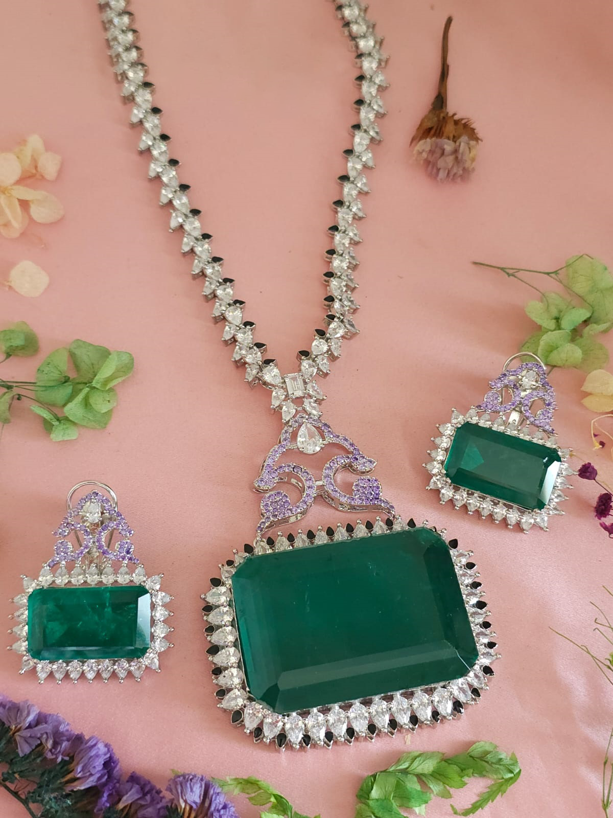 Rectangular Gemstones Indian Polki Necklace Set, Polki Statement Necklace Set, Indian Polki Jewelry Set, Pakistani Statement Polki Jewelry Set, Bollywood Polki Necklace Set, Celebrity Polki Jewelry - Libasaa.com