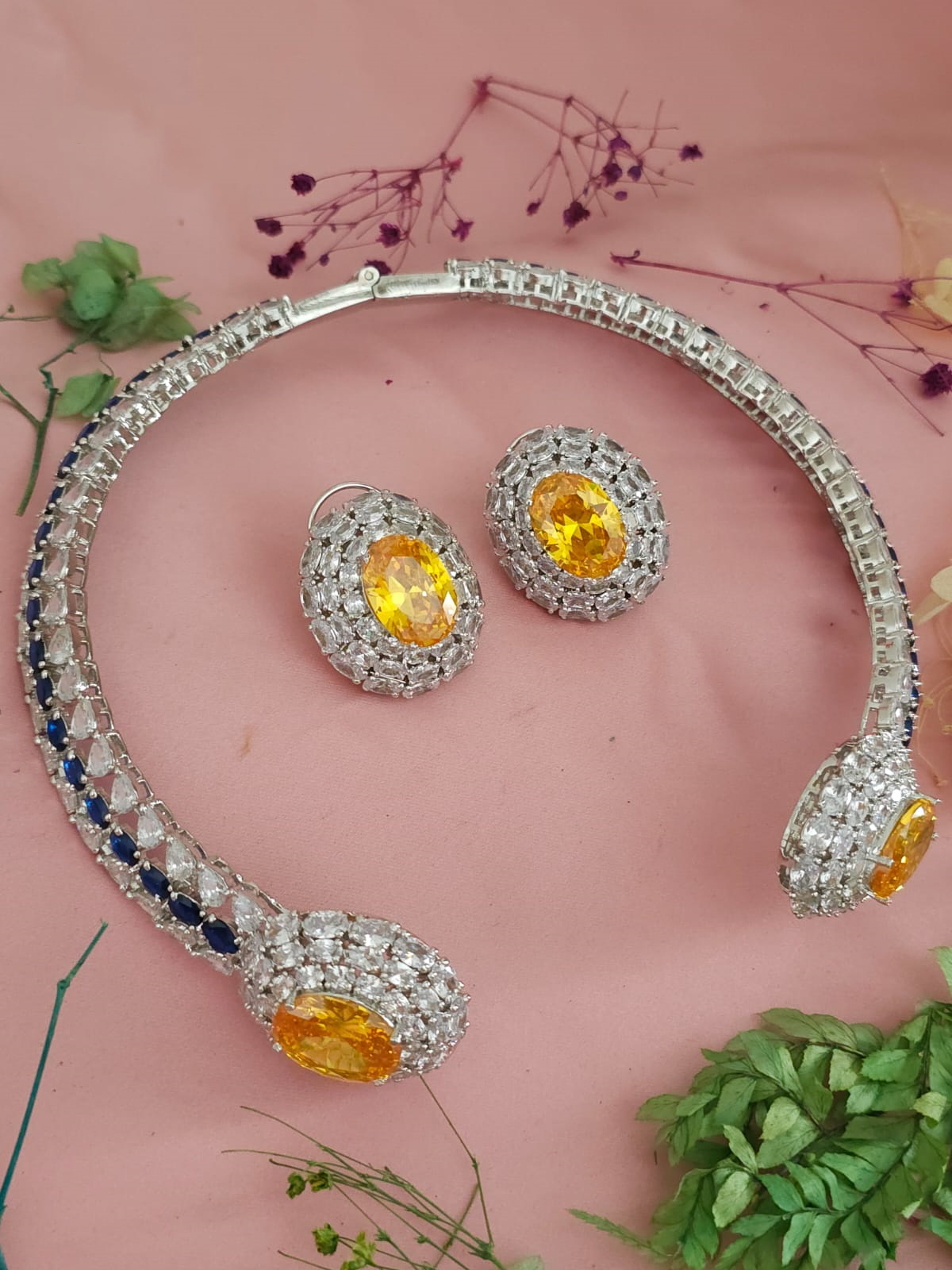 Sparkling Luxurious Handcrafted Polki Necklace Choker Set, Indian Luxurious Polki Jewelry Set, Bollywood Handmade Polki Necklace Set, Celebrities Polki Jewelry, Indian Polki Jewelry Set - Libasaa.com