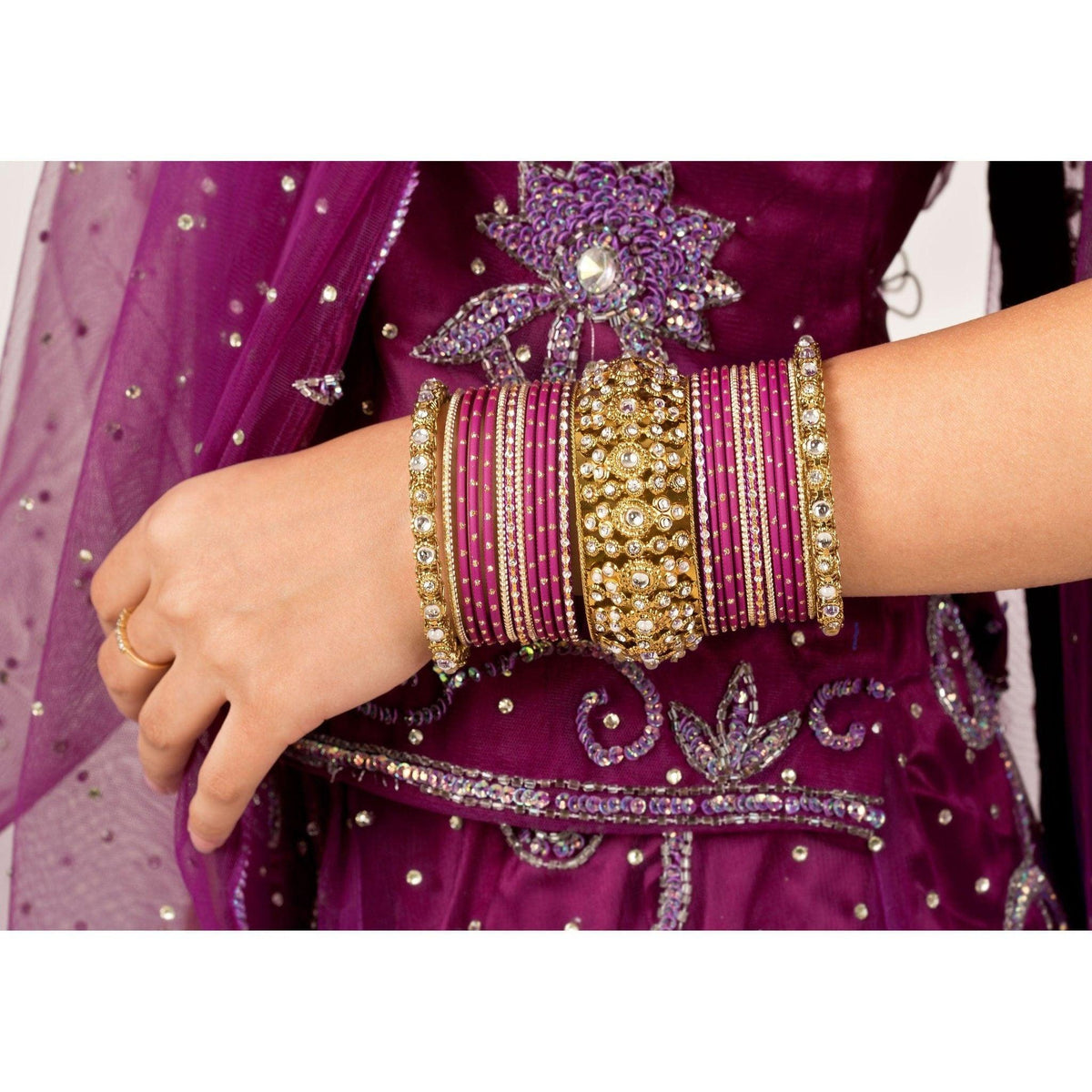 Indian Bangle Set, Bridal Bangles, Thread Dotted Bangles, Traditional Bracelet Wedding Eid Karwachauth Navratri Bollywood Bangle Set