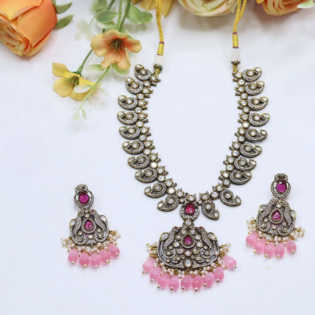 Royal Victorian Necklace with Pink Beads – Elegant Statement Jewelry