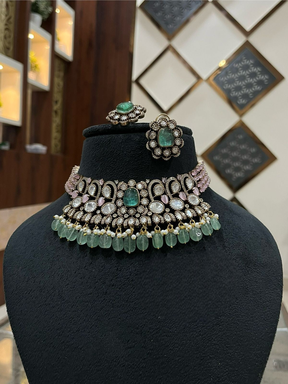 Royal Kundan Choker Necklace Set – Traditional Bridal Jewelry