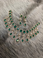 Royal Gold & Pearl Teardrop Necklace Set – Exquisite Bridal Grandeur