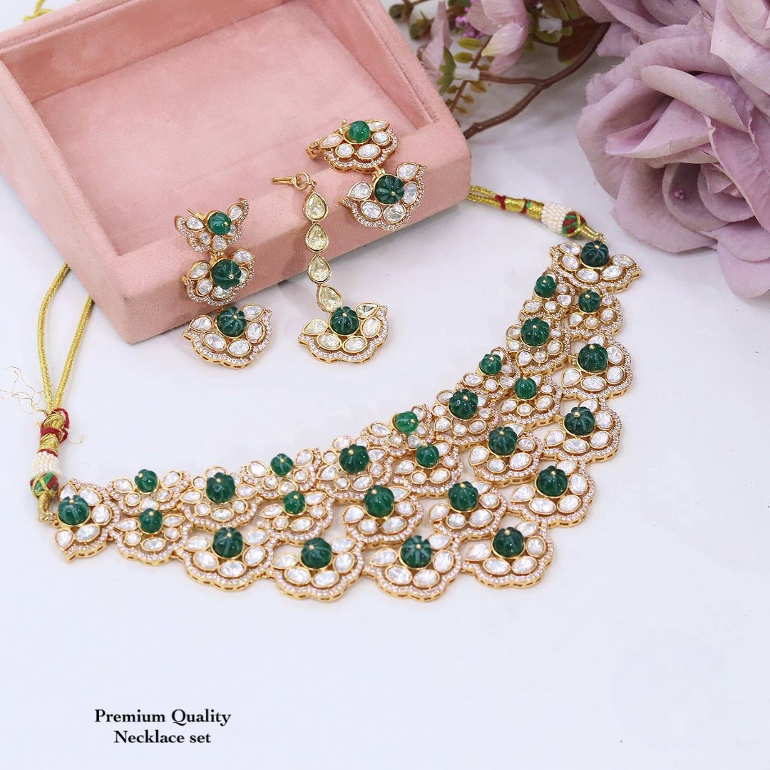 Kundan Choker Necklace Set with Green Stones | Indian Kundan Jewellery with Matching Earrings & Maang Tikka
