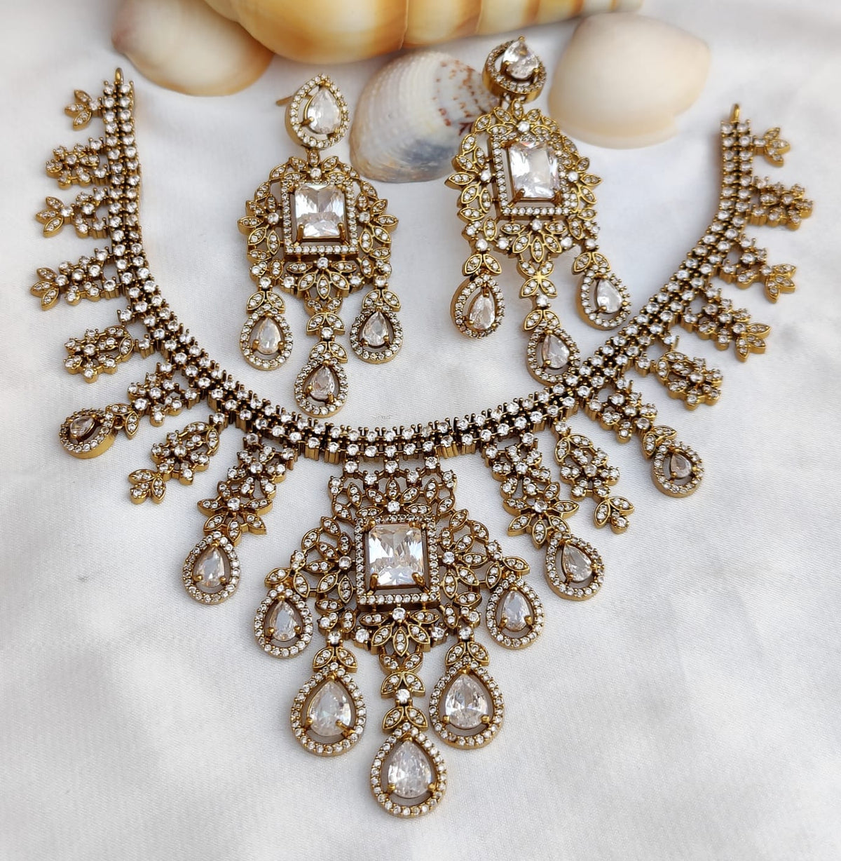 Royal Kundan Style Choker Set Polki & Emerald with Multicolor Drops