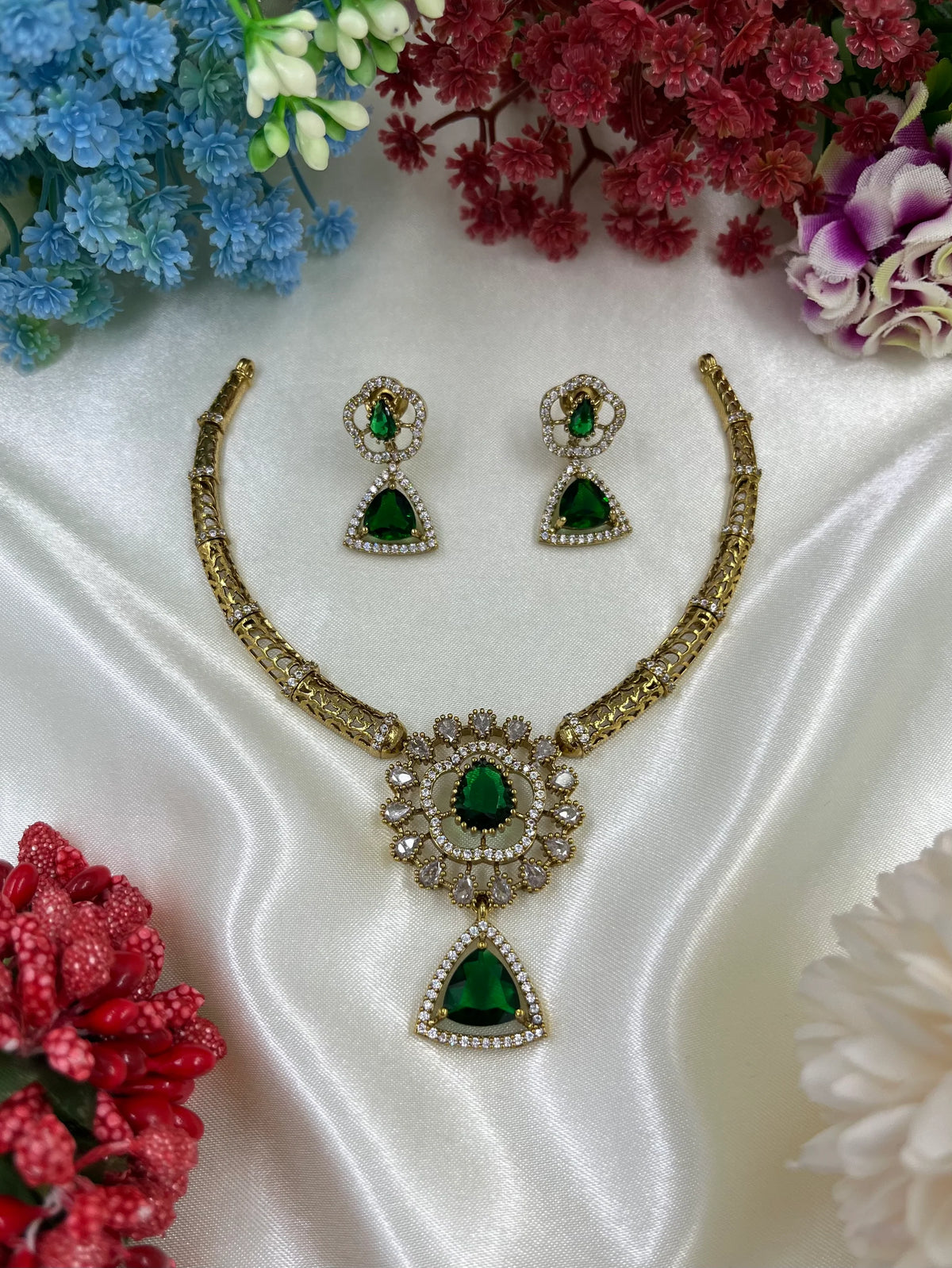 Green Victorian Hasli Necklace Set with Earrings – Bridal & Festive Jewelry
