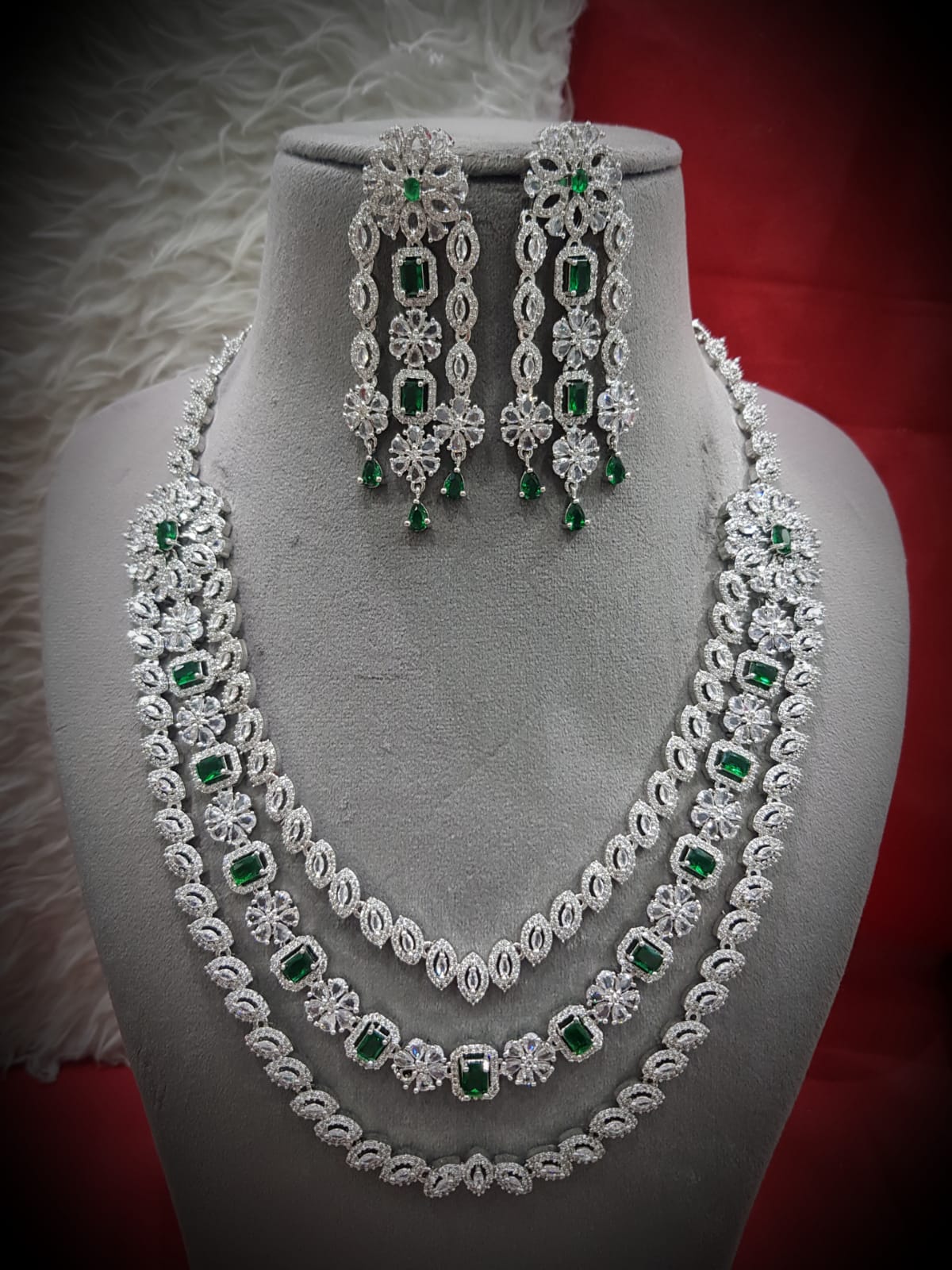 Lustrous Finish Bollywood Inspired Necklace Earrings Set Luxurious Timeless Piece Makes Bridal Lasting Impression