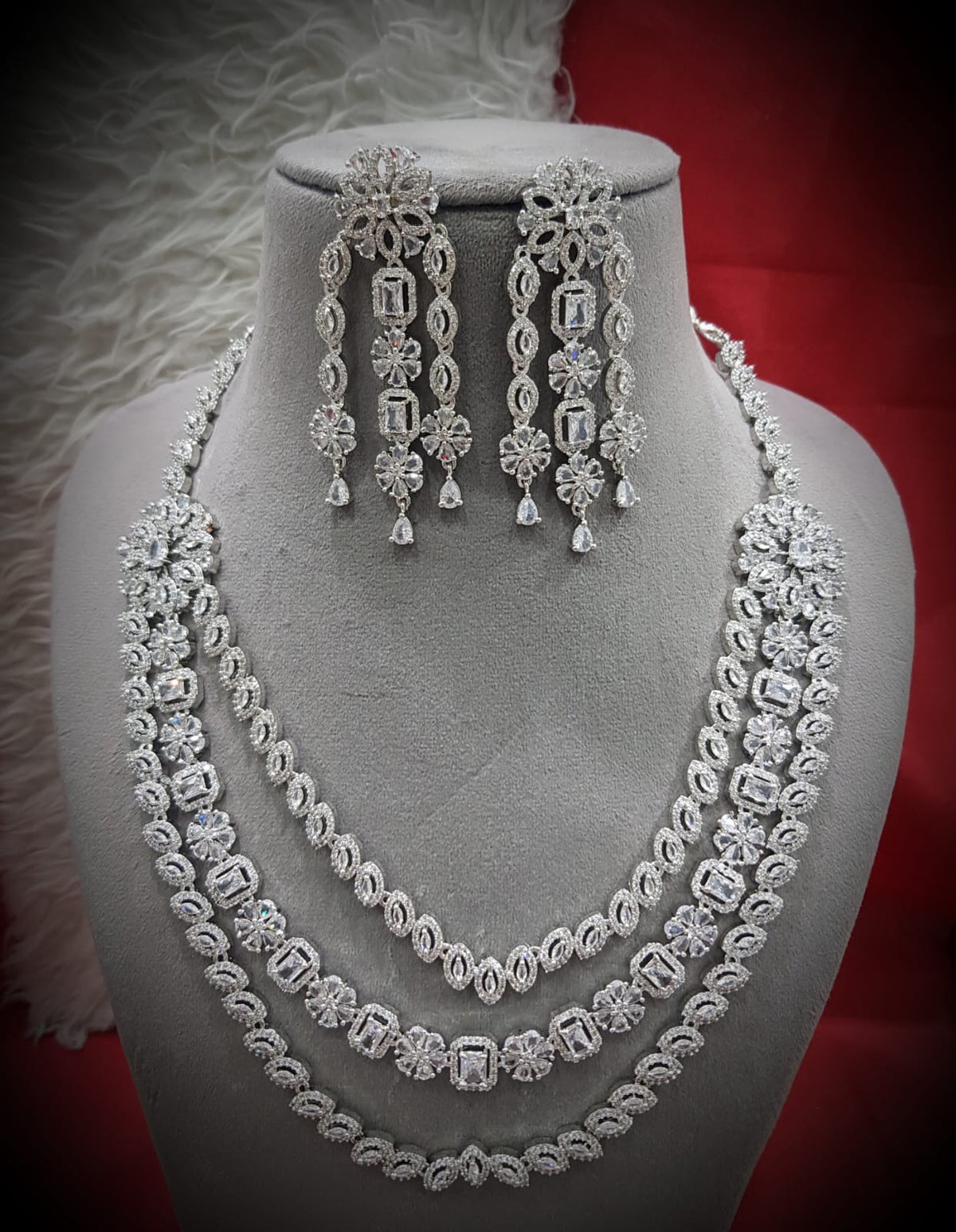 Lustrous Finish Bollywood Inspired Necklace Earrings Set Luxurious Timeless Piece Makes Bridal Lasting Impression